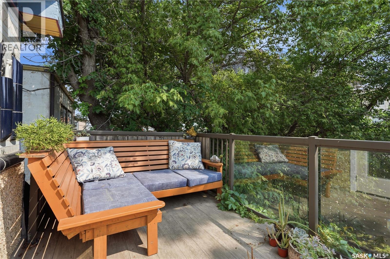 518 10th STREET E - Image 34