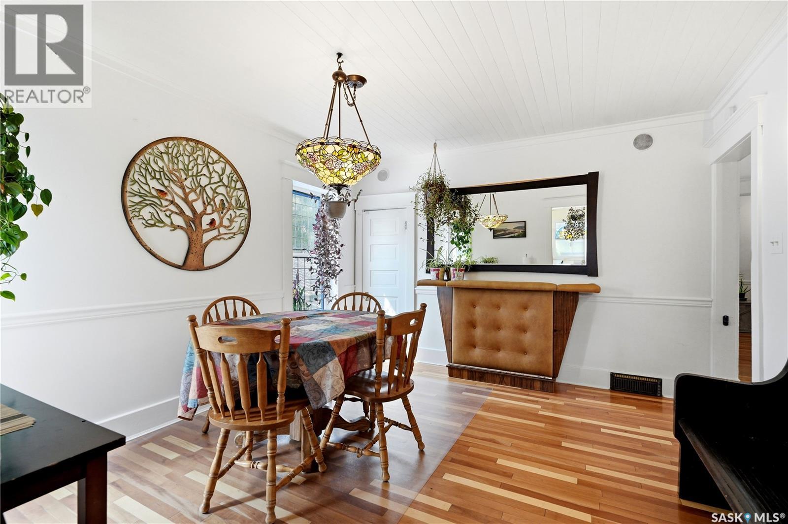 518 10th STREET E - Image 38