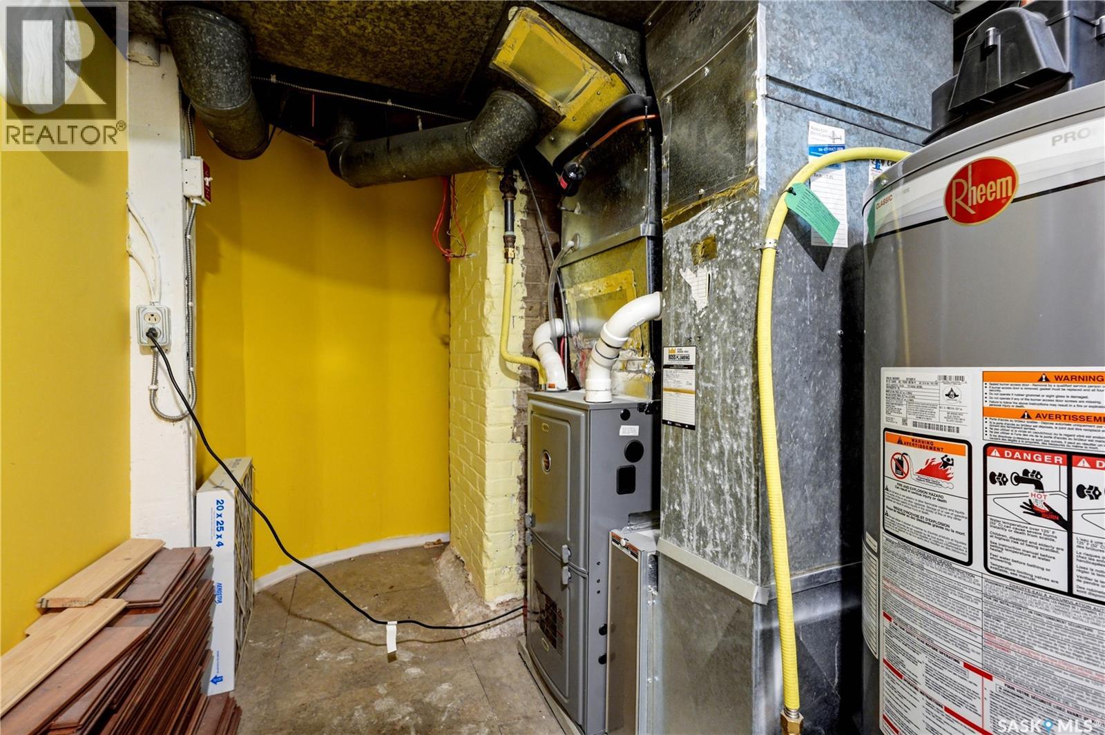 518 10th STREET E - Image 54