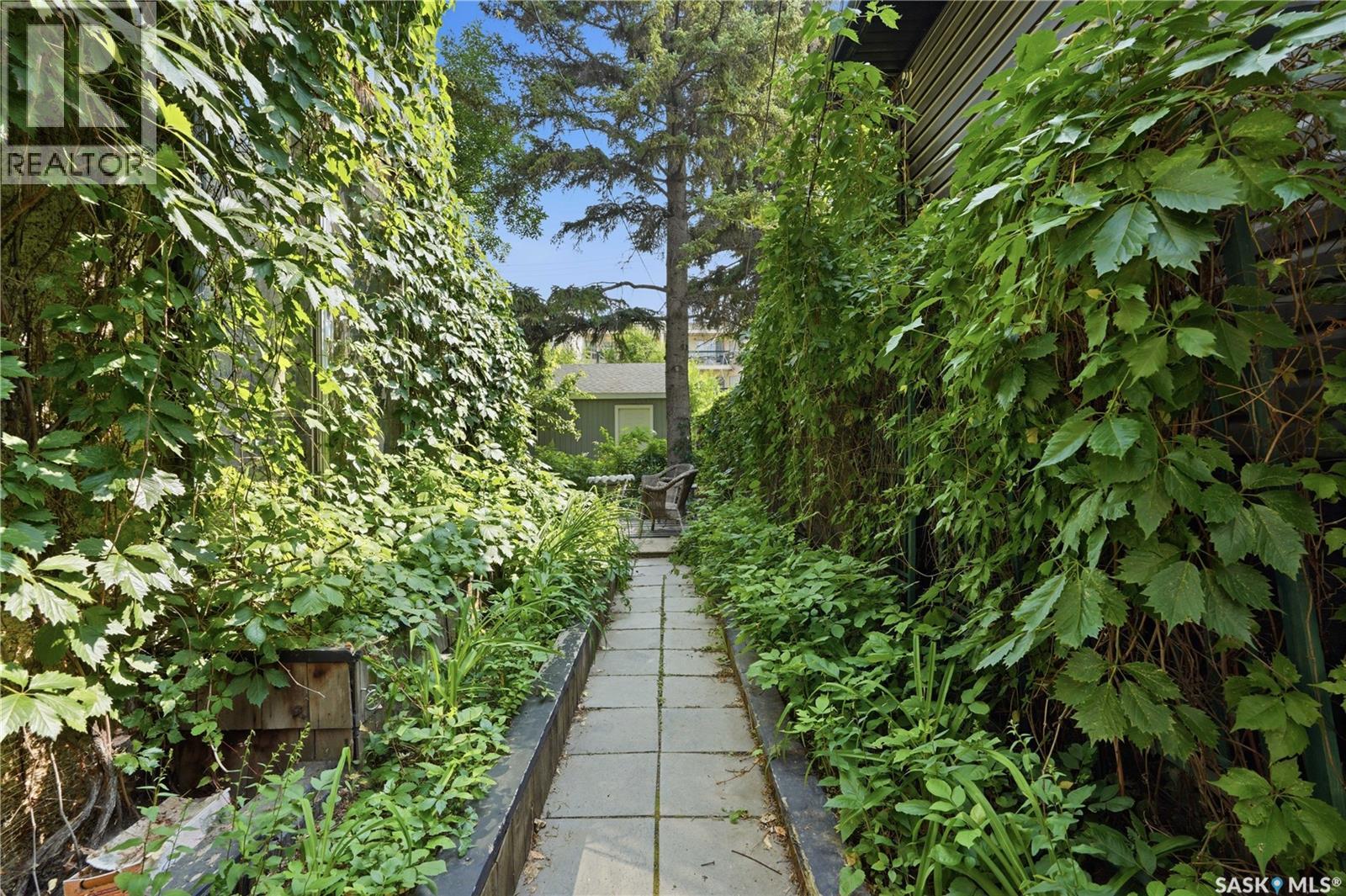 518 10th STREET E - Image 60