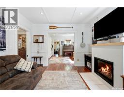 Living room - 518 10th Street E, Saskatoon, SK S7N0E2 Photo 11