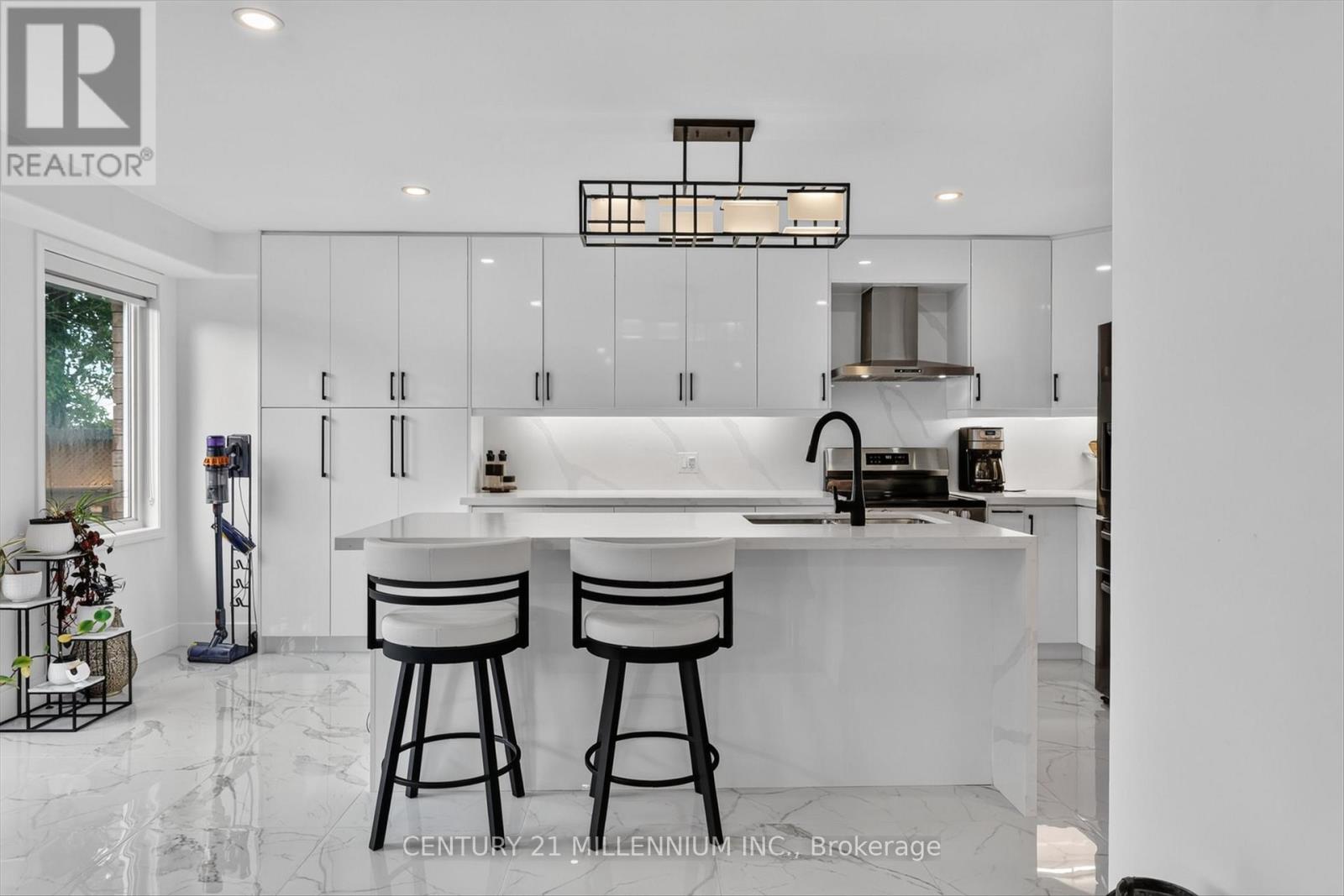 225 LORNE COURT - Image 10