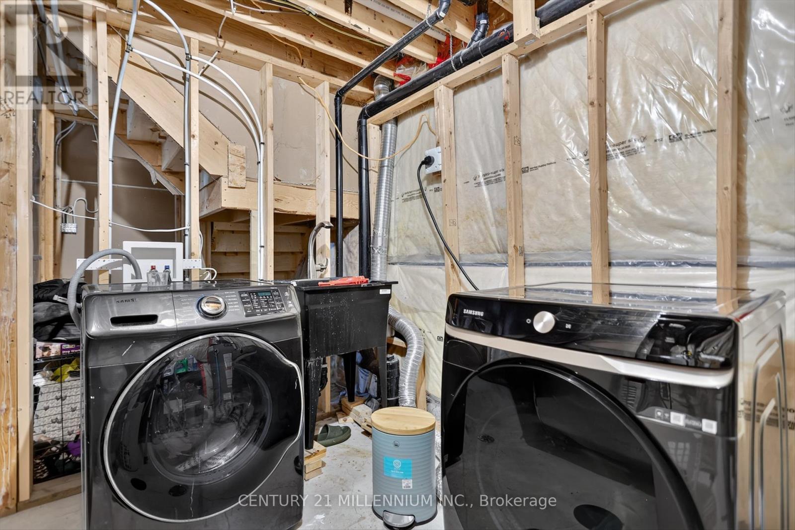 225 LORNE COURT - Image 29