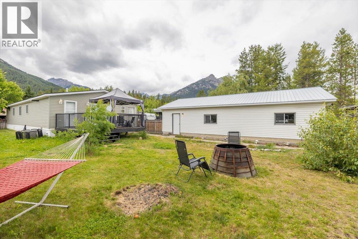 33 Dawson Crescent - 53