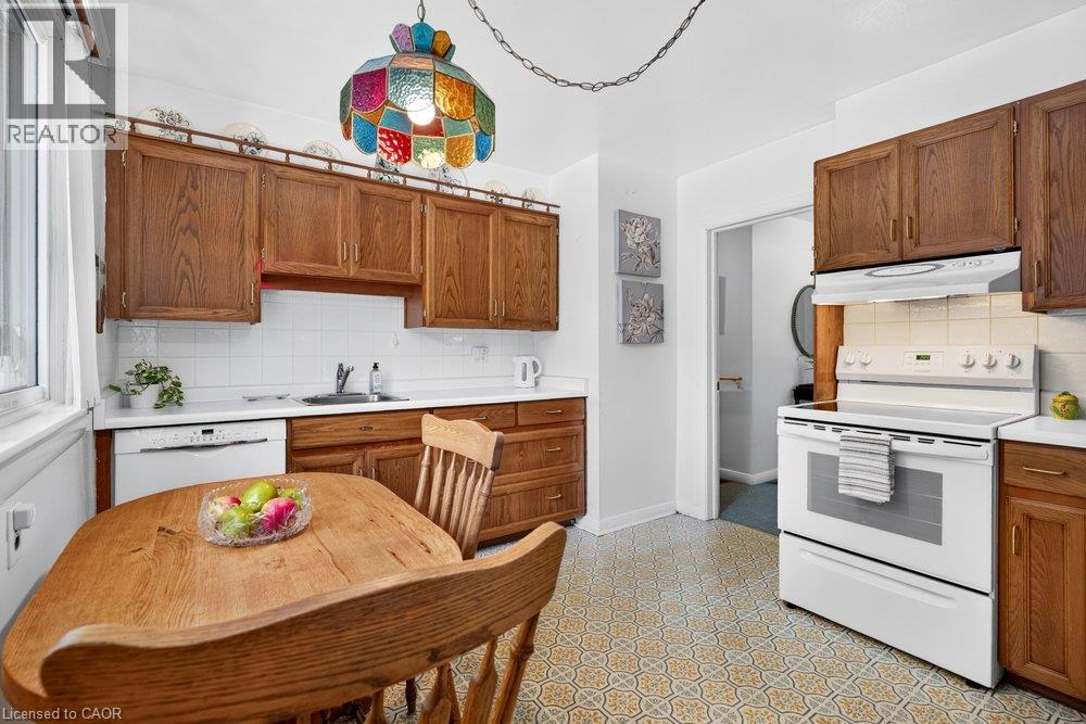 392 HENDERSON Road - 12