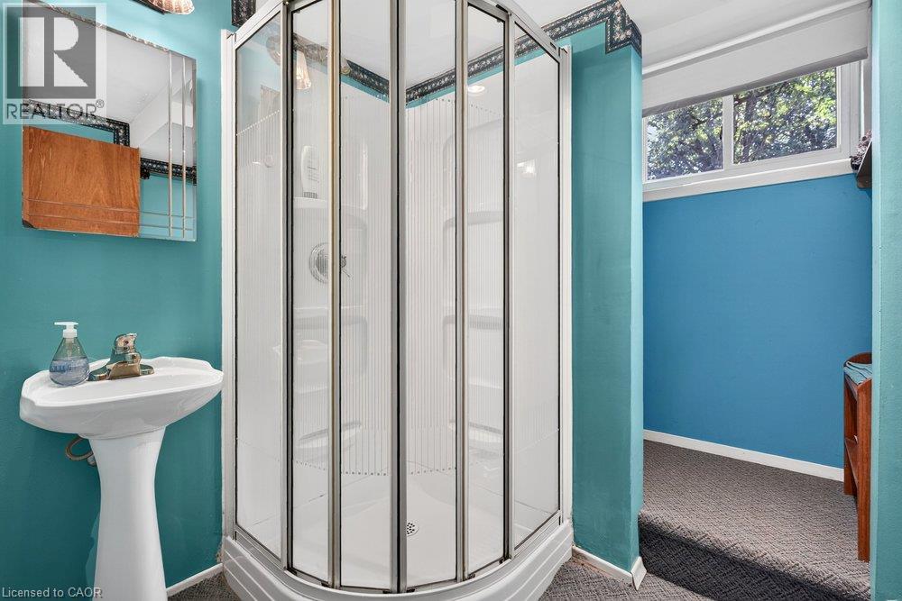 392 HENDERSON Road - 23