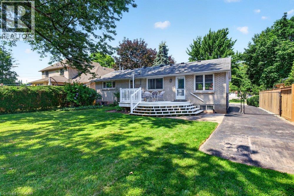 392 HENDERSON Road - 26