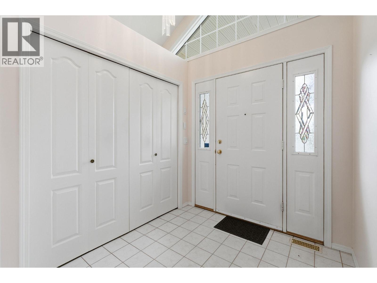 #212 650 Lexington Drive - 6