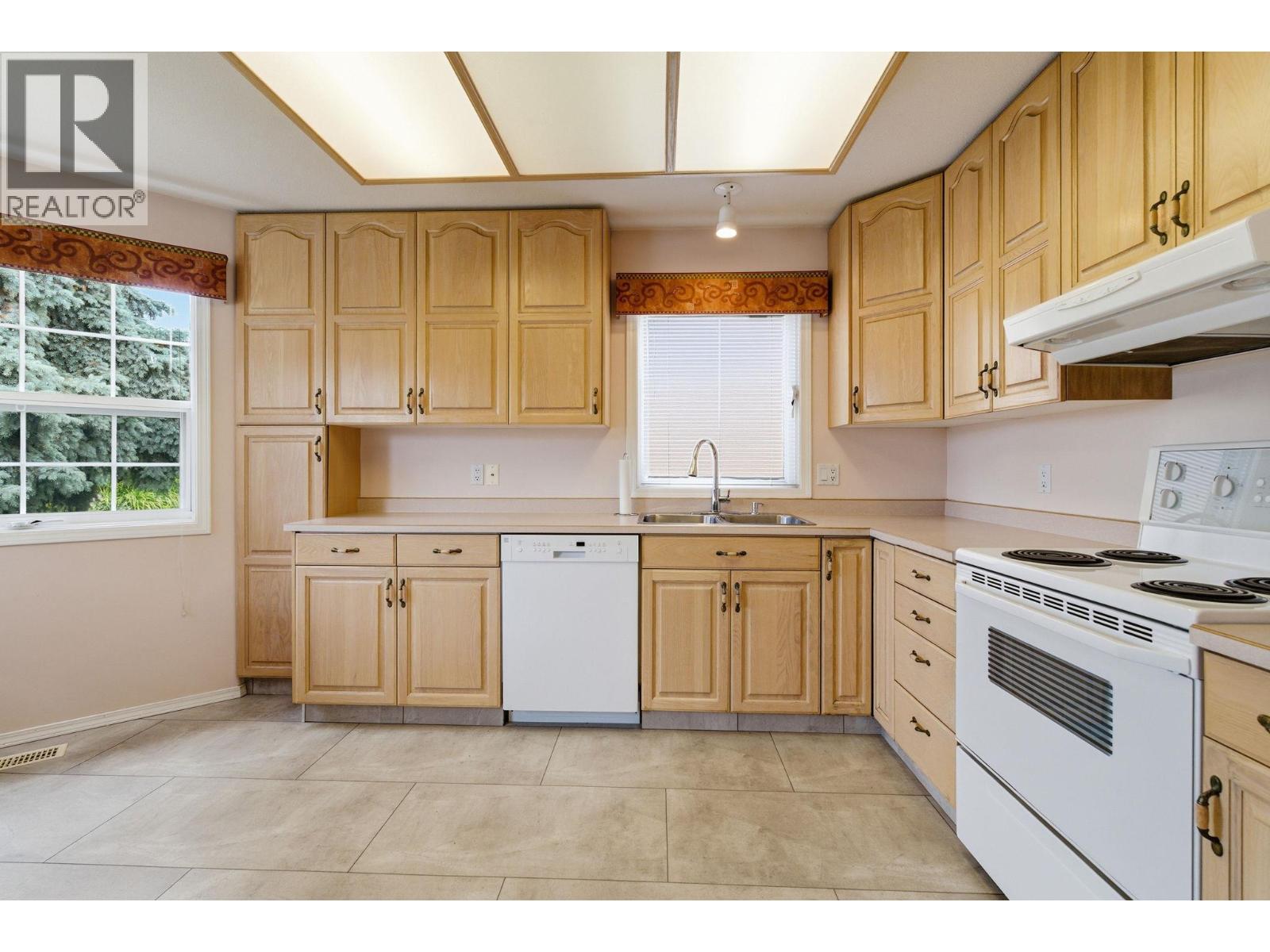 #212 650 Lexington Drive - 9