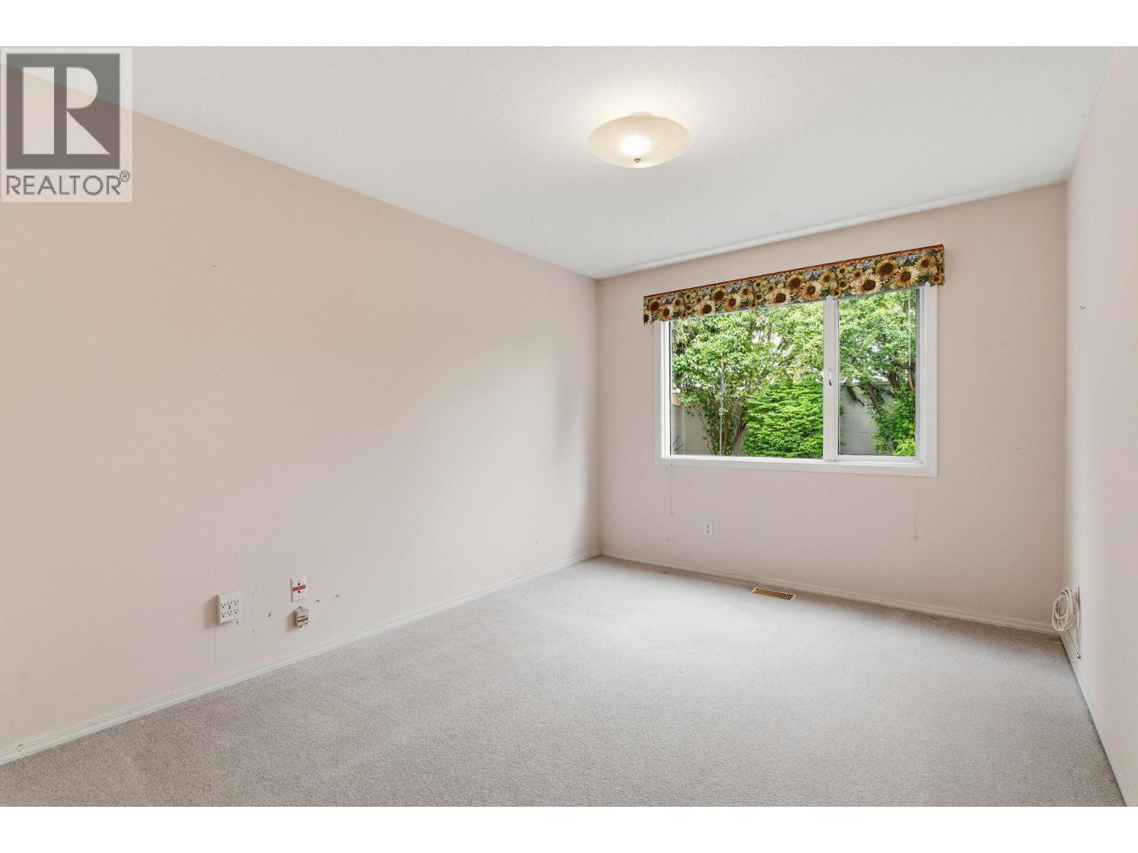 #212 650 Lexington Drive - 18