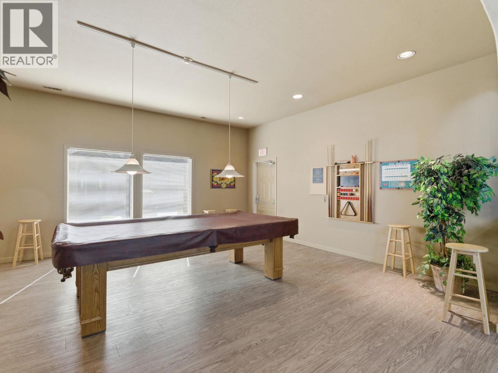 #212 650 Lexington Drive - 40