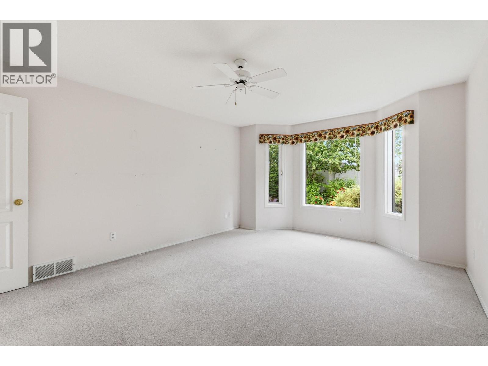 #212 650 Lexington Drive - 23