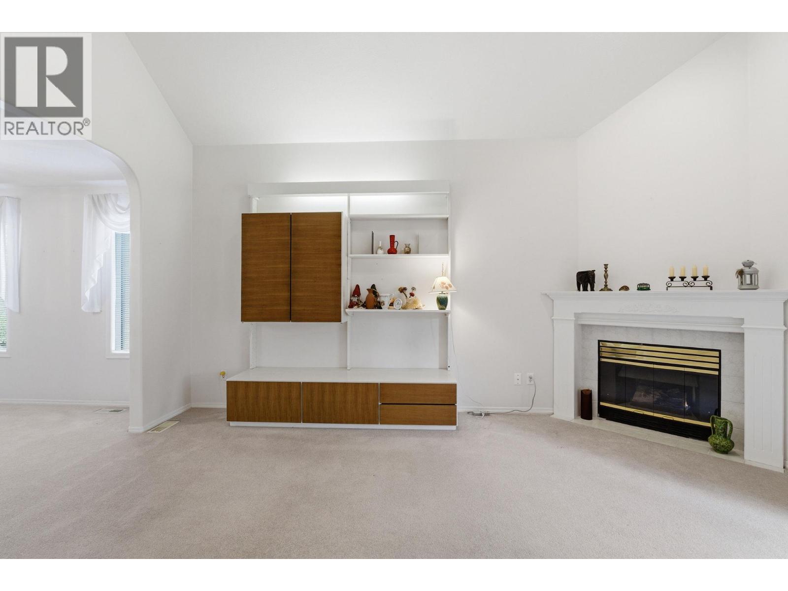 #212 650 Lexington Drive - 17