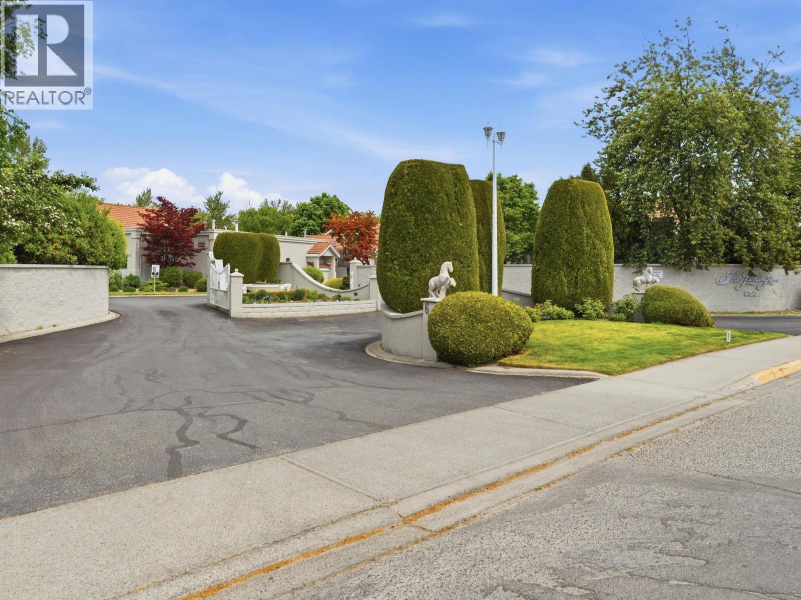 #212 650 Lexington Drive - 45