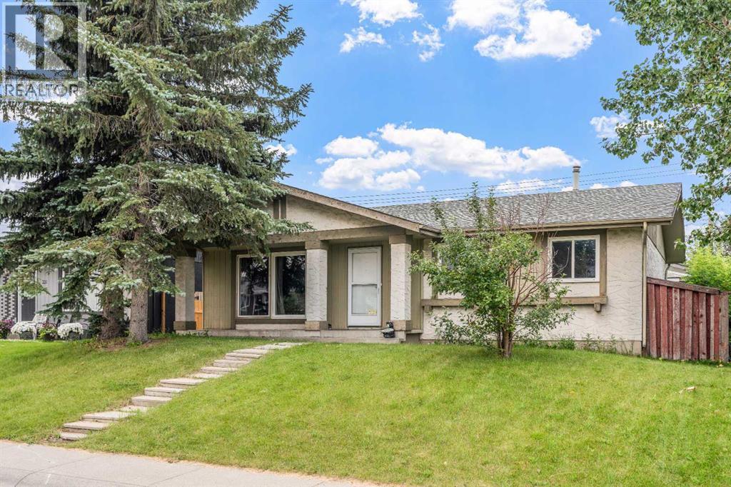 227 Manora Crescent NE, Marlborough Park, Calgary photo 2