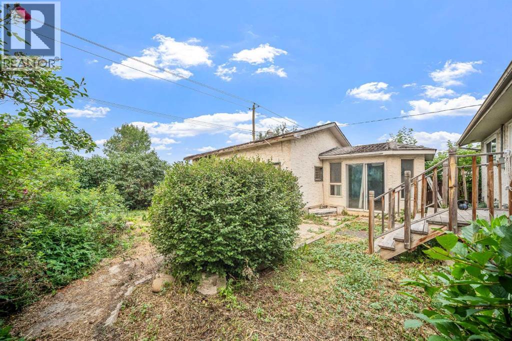 227 Manora Crescent NE - Image 30