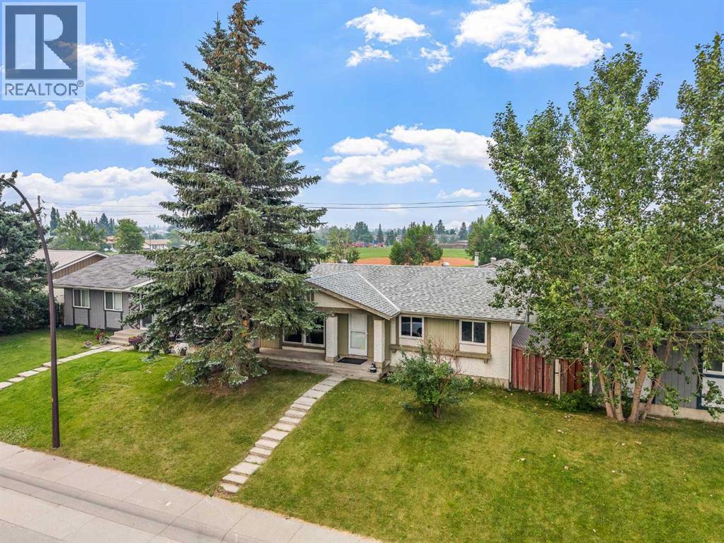 227 Manora Crescent NE - Image 35