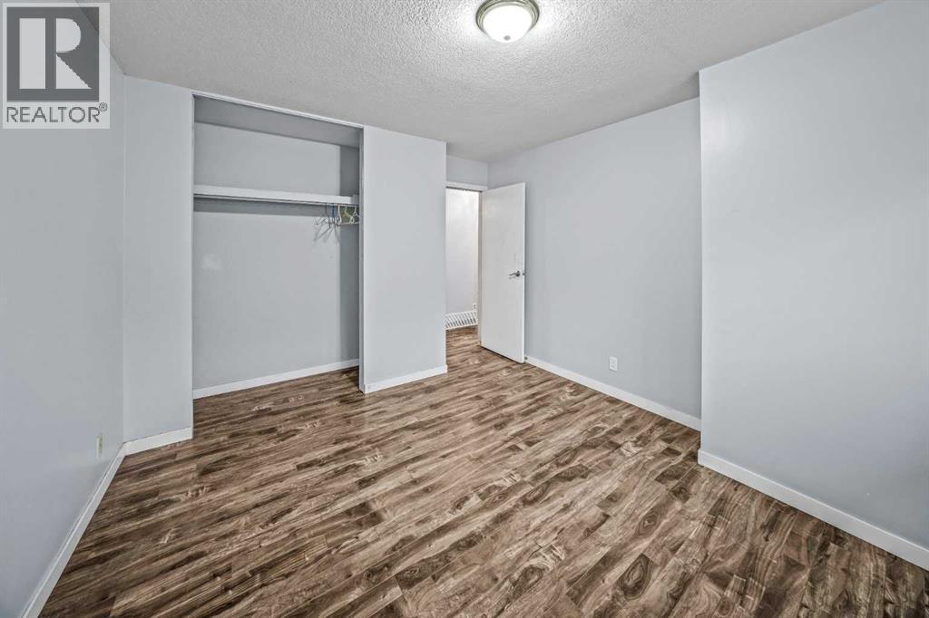 227 Manora Crescent NE - 22