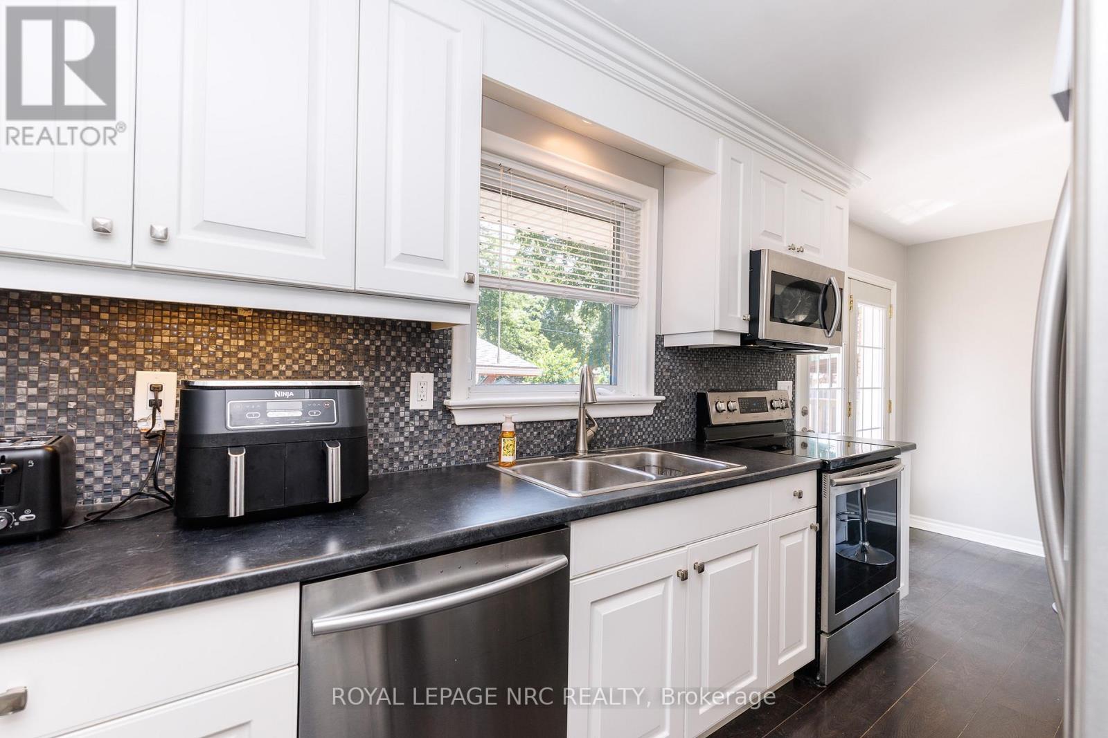 3676 DORCHESTER ROAD - 19