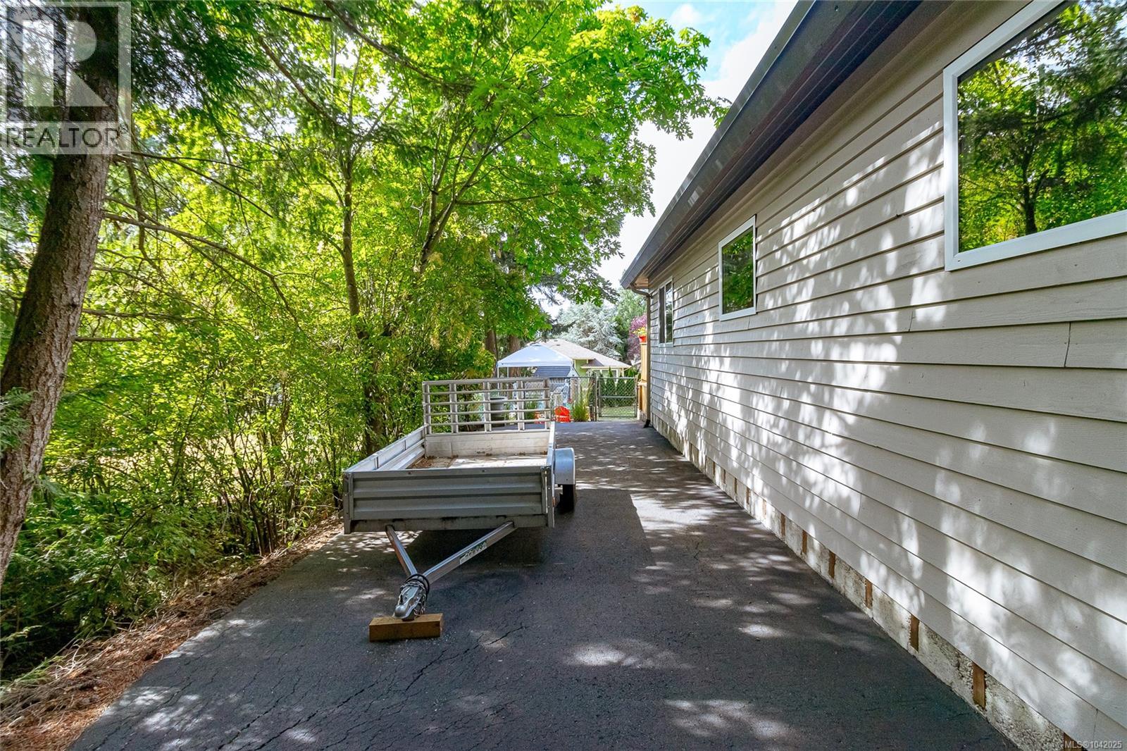 1775 Dean Park Rd - 32