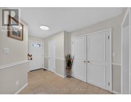 91 Woolenscote Circle, Toronto, ON M9V4R6 Photo 8