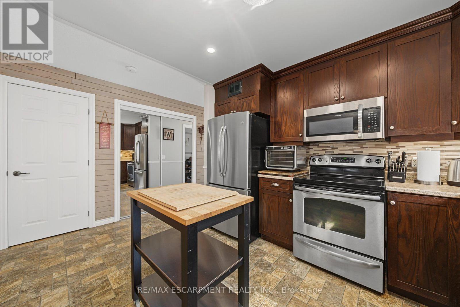 3913 PRIMROSE LANE - 10