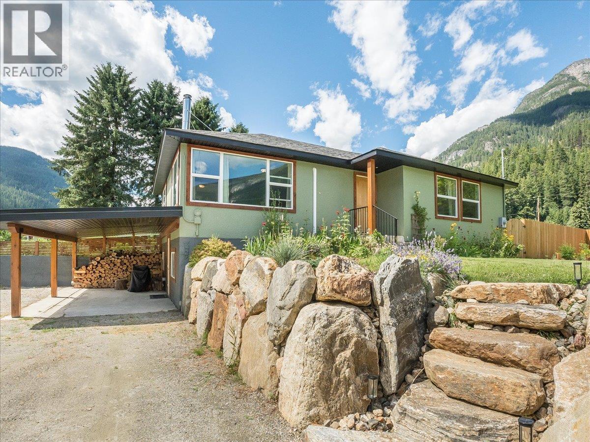 3177 SLOCAN PARK Road - 3