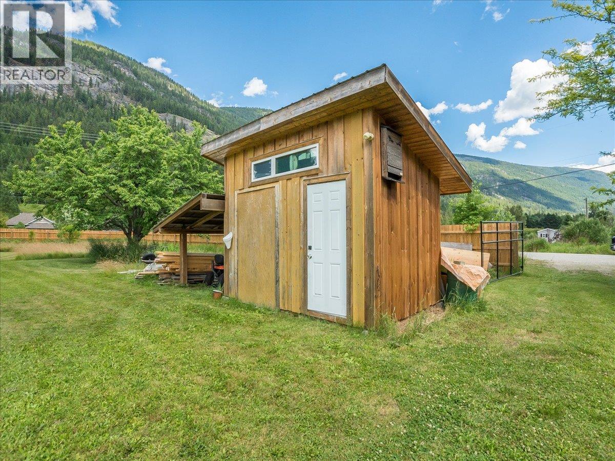 3177 SLOCAN PARK Road - 33