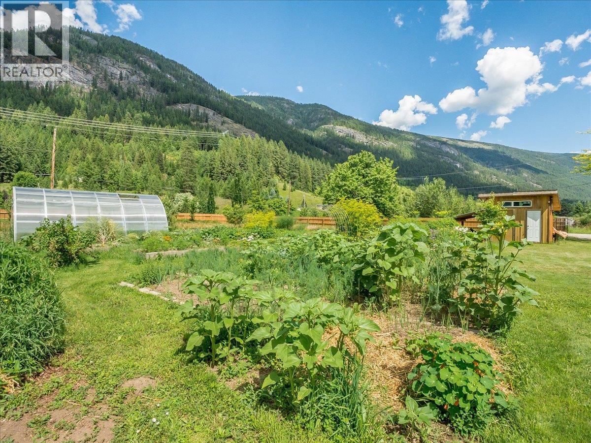 3177 SLOCAN PARK Road - 36