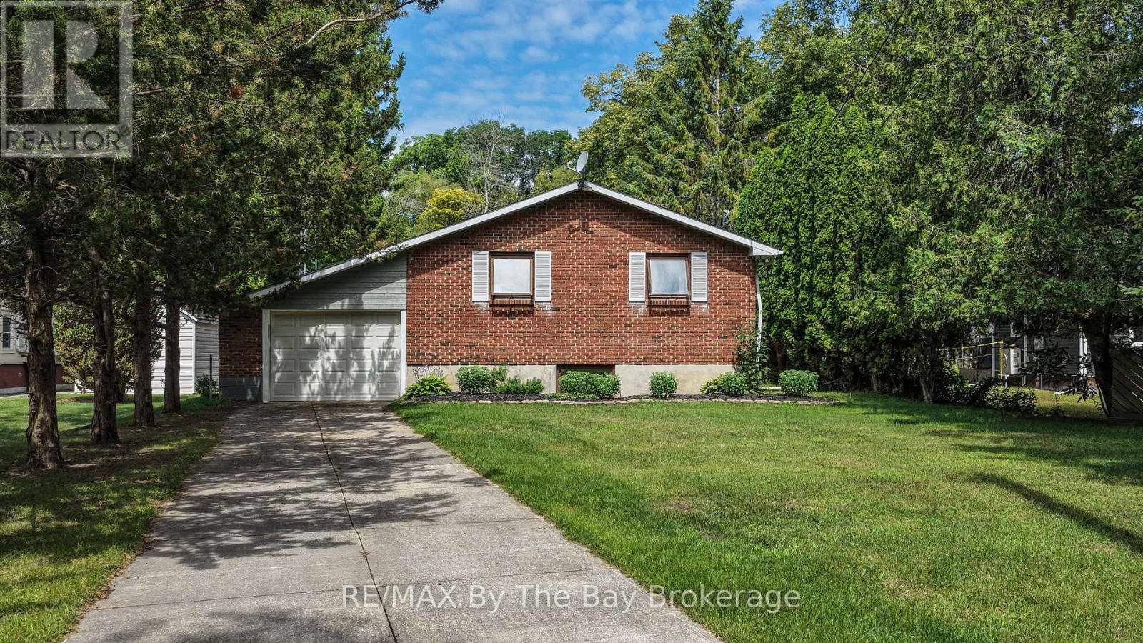 116 STROUD CRESCENT - 2