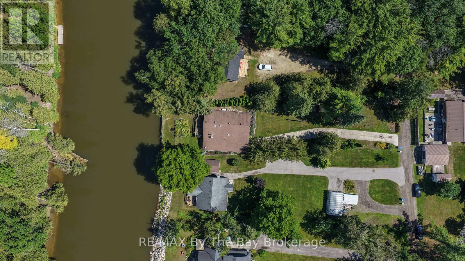 116 STROUD CRESCENT - Image 42