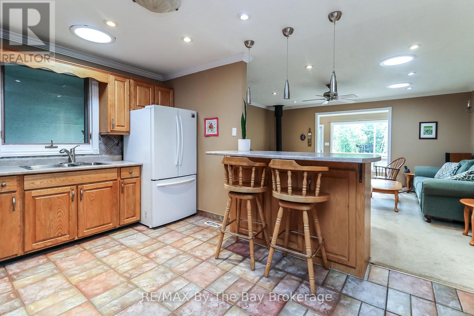 116 STROUD CRESCENT - Image 5