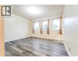 4pc Bathroom - 44 Whiteridge Place Ne, Calgary, AB T1Y2Y6 Photo 12