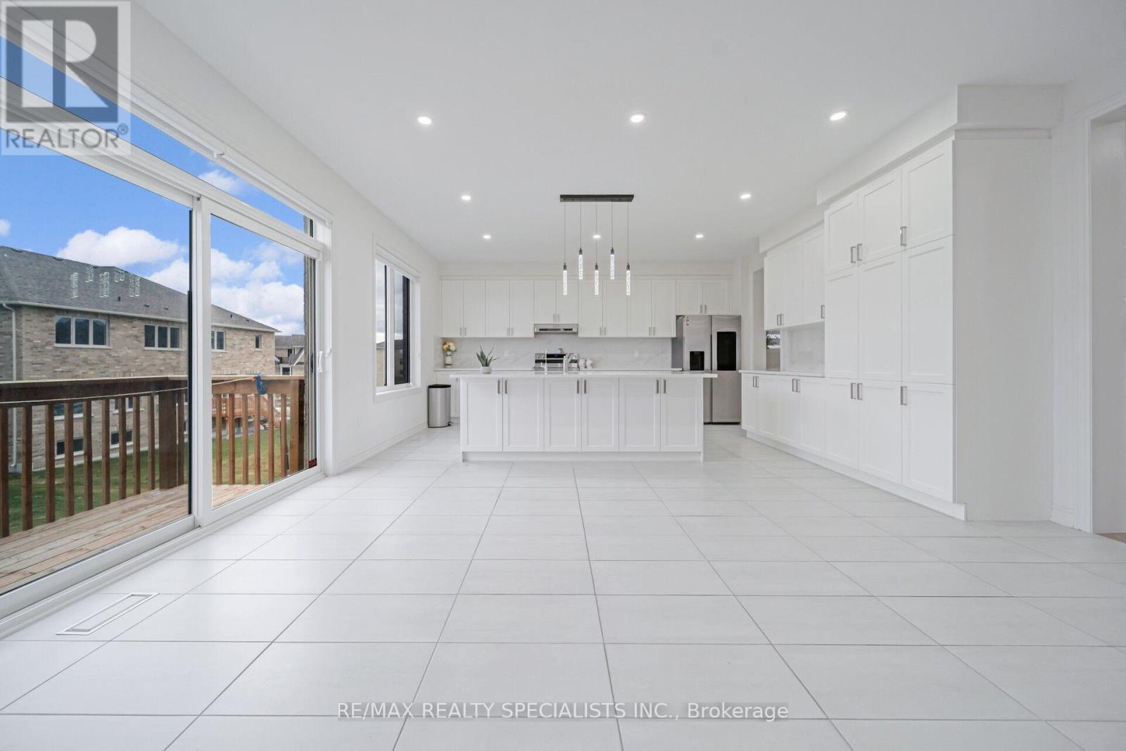 4 ELDERBERRY WAY - 13
