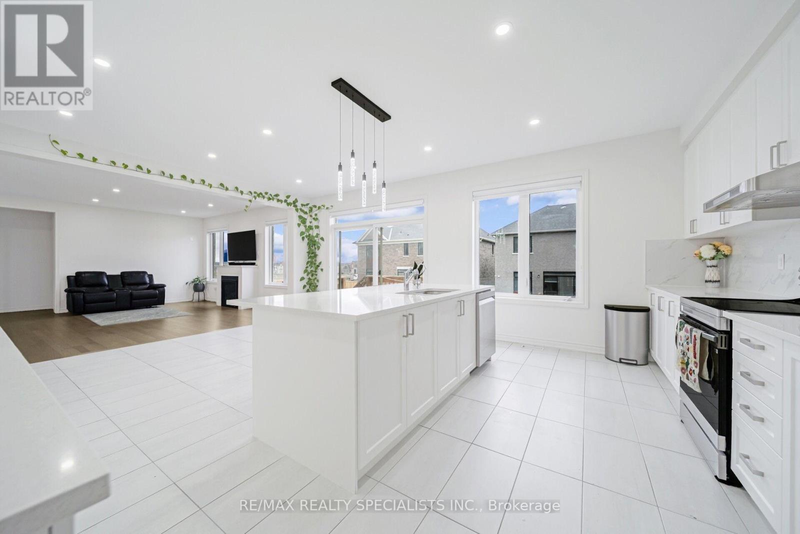4 ELDERBERRY WAY - 17