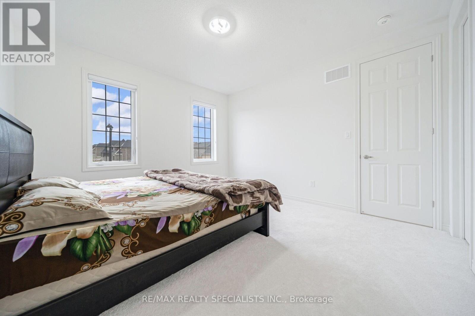 4 ELDERBERRY WAY - 24
