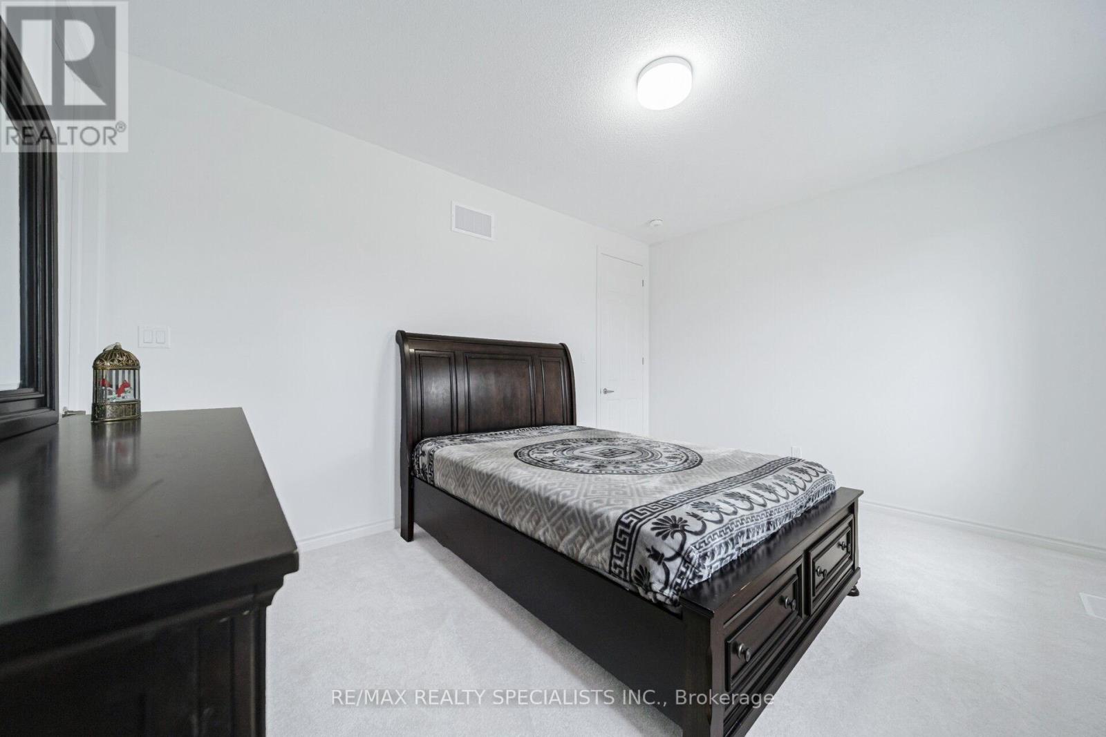4 ELDERBERRY WAY - 28