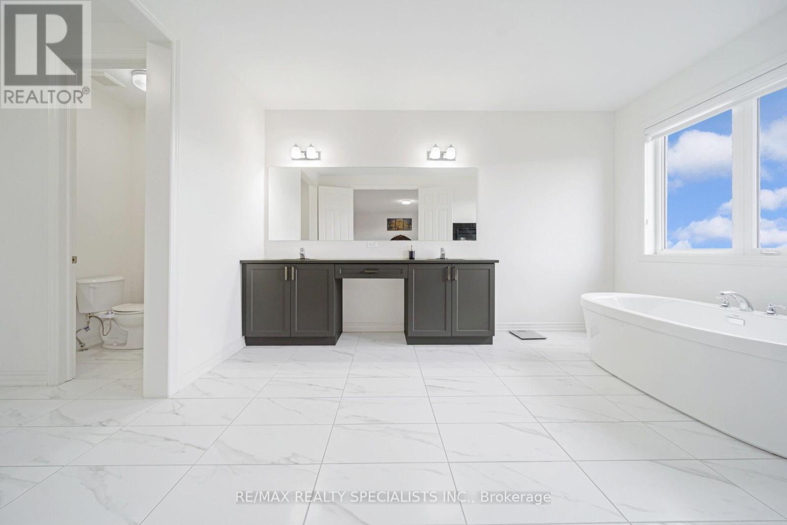 4 ELDERBERRY WAY - 33