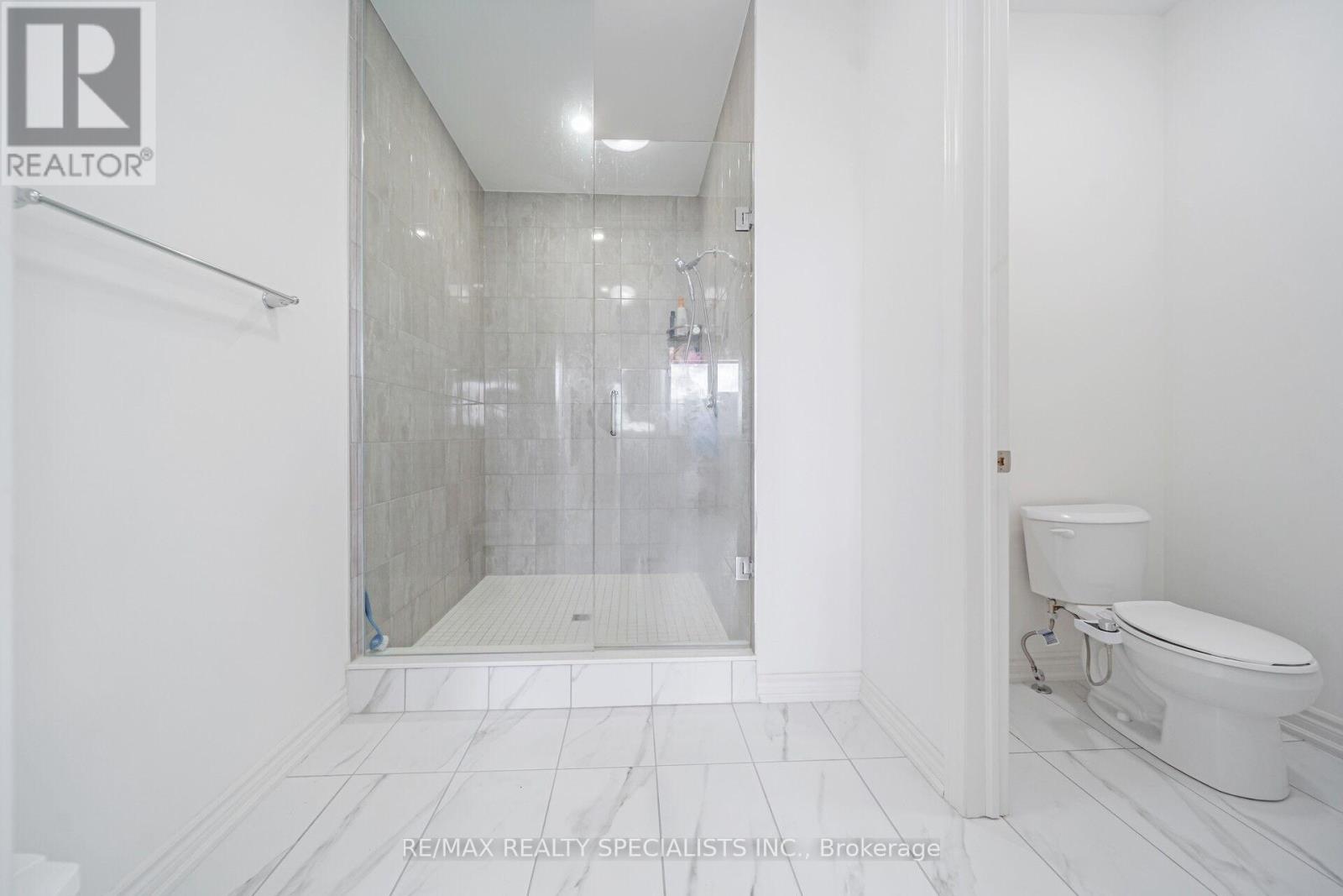 4 ELDERBERRY WAY - 36