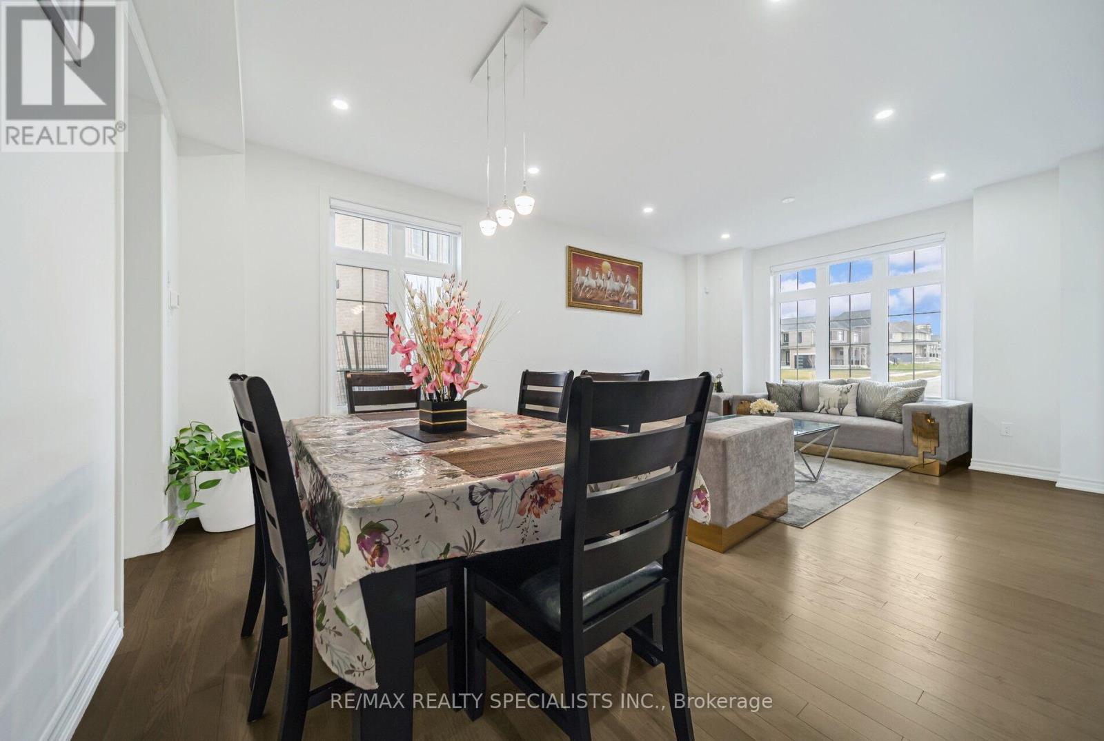 4 ELDERBERRY WAY - 6