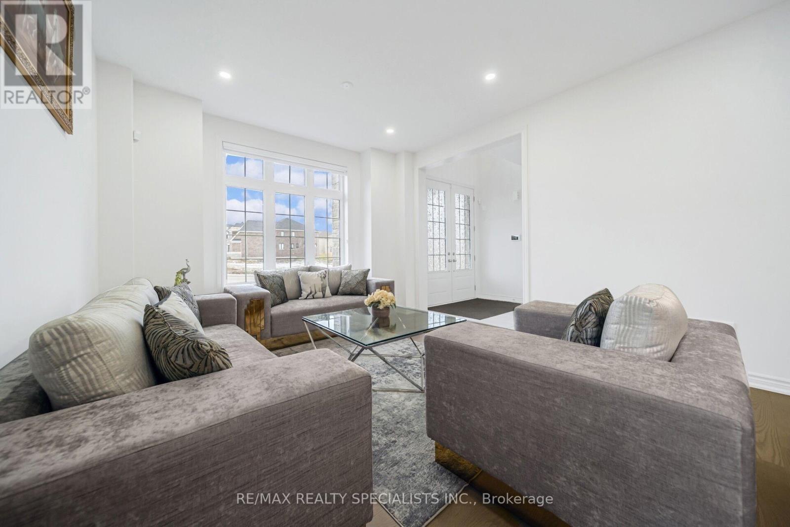 4 ELDERBERRY WAY - 8