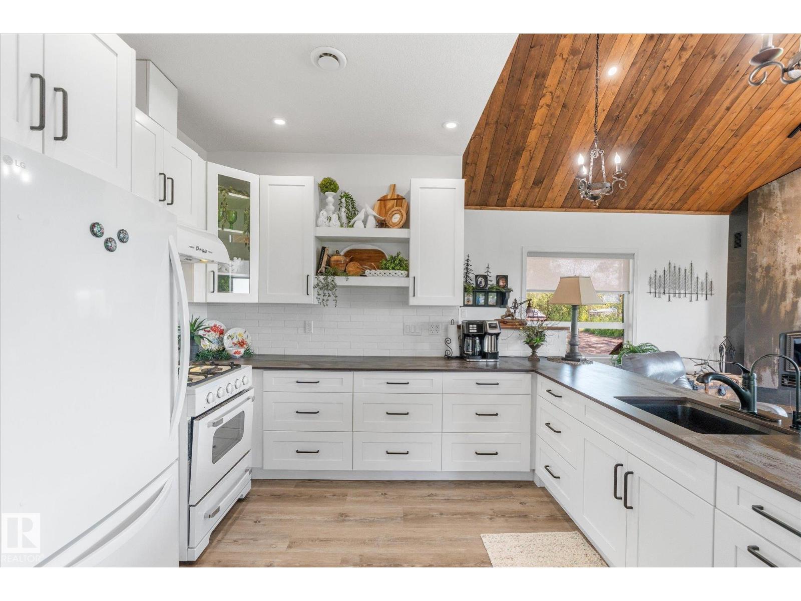 17545 VICTORIA TR - Image 31