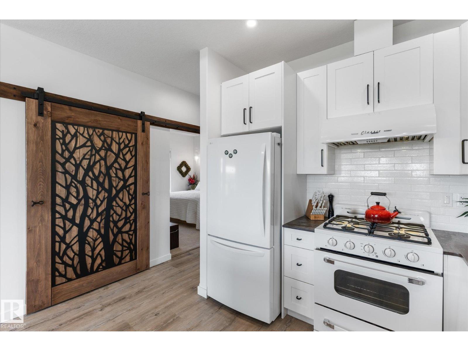 17545 VICTORIA TR - Image 32