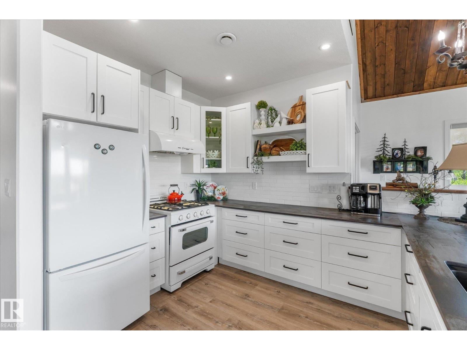 17545 VICTORIA TR - Image 29