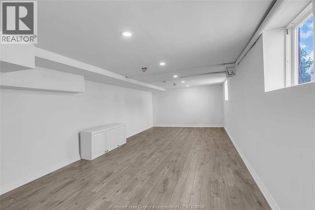 280 CAMPBELL AVENUE - 17