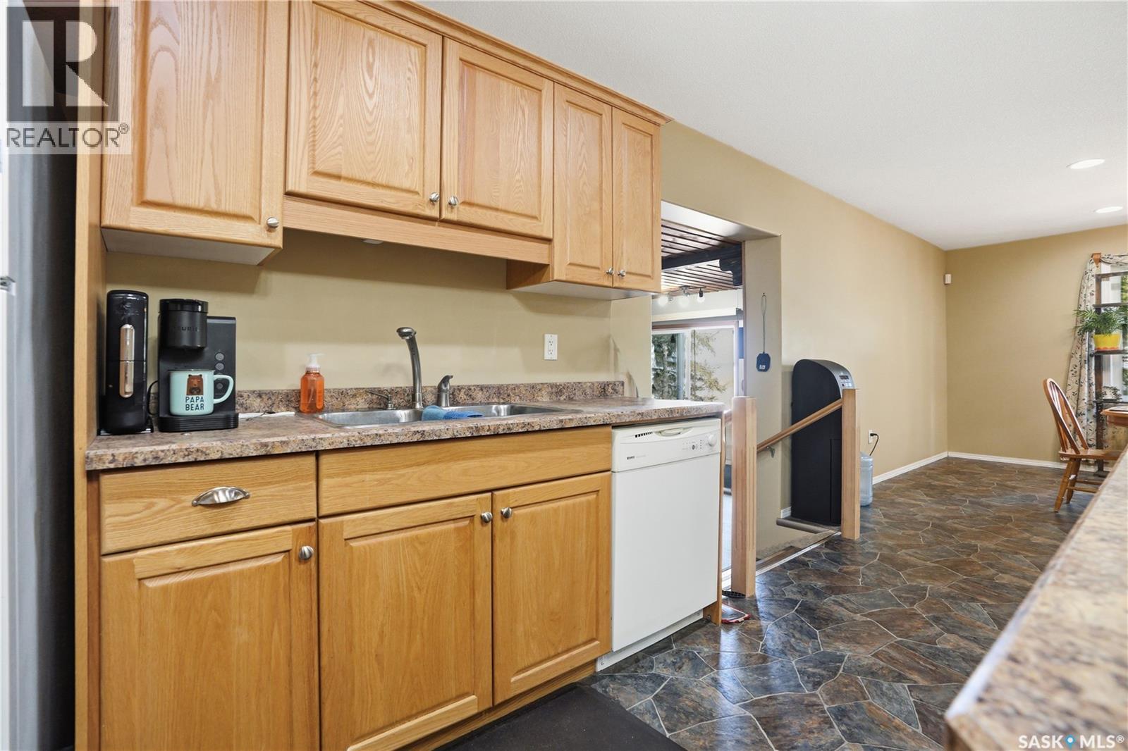 205 bay DRIVE W - 7