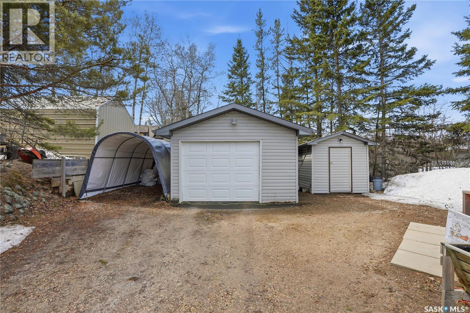 205 bay DRIVE W - 46