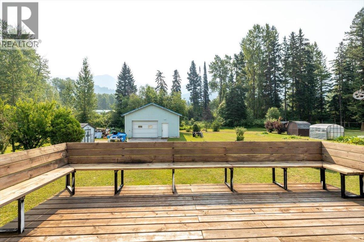9878 Victoria Street - 25