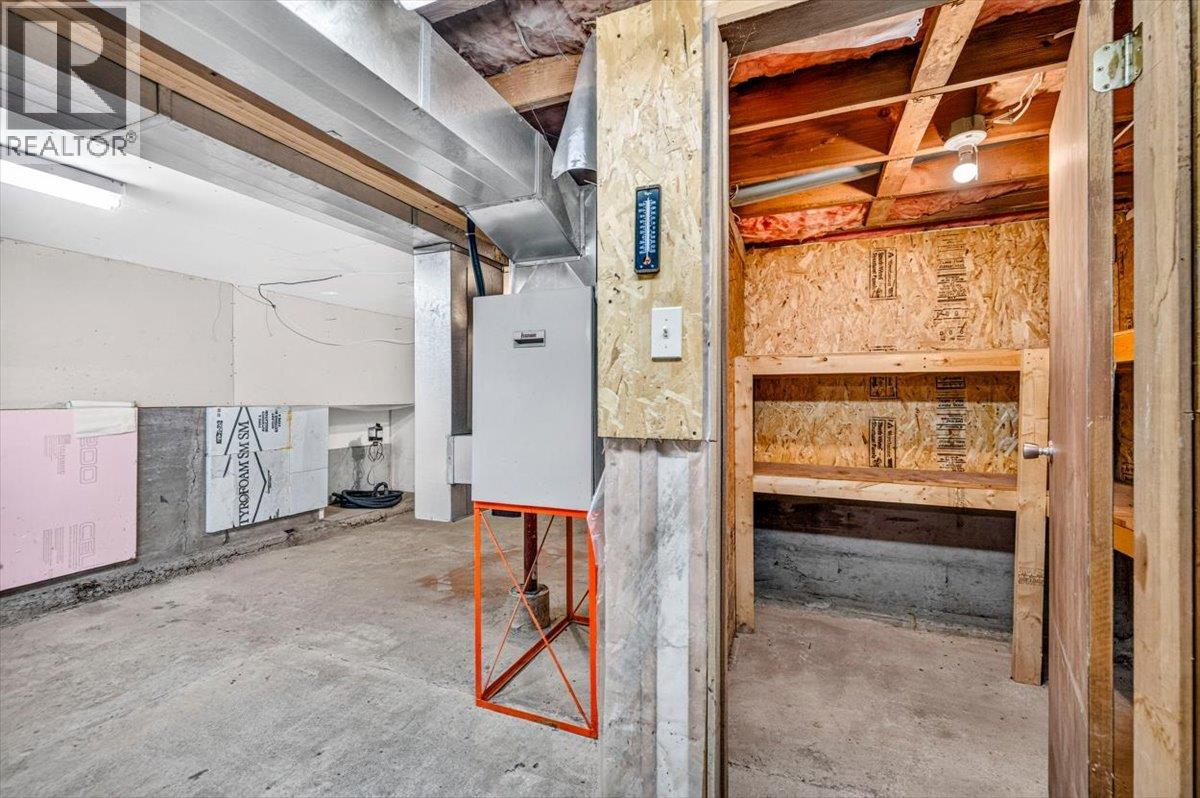 9878 Victoria Street - 49