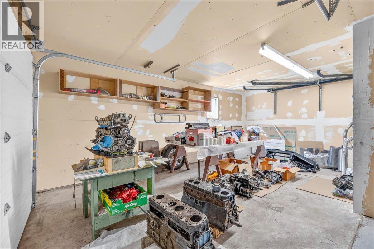 9878 Victoria Street - 46